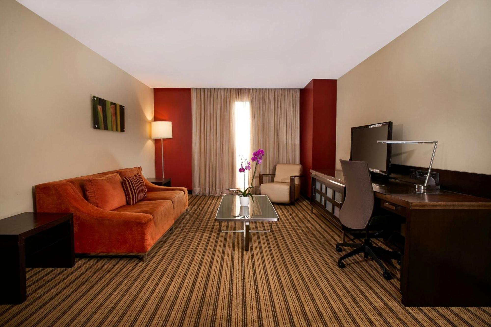 Renaissance Caracas La Castellana Hotel Exterior photo