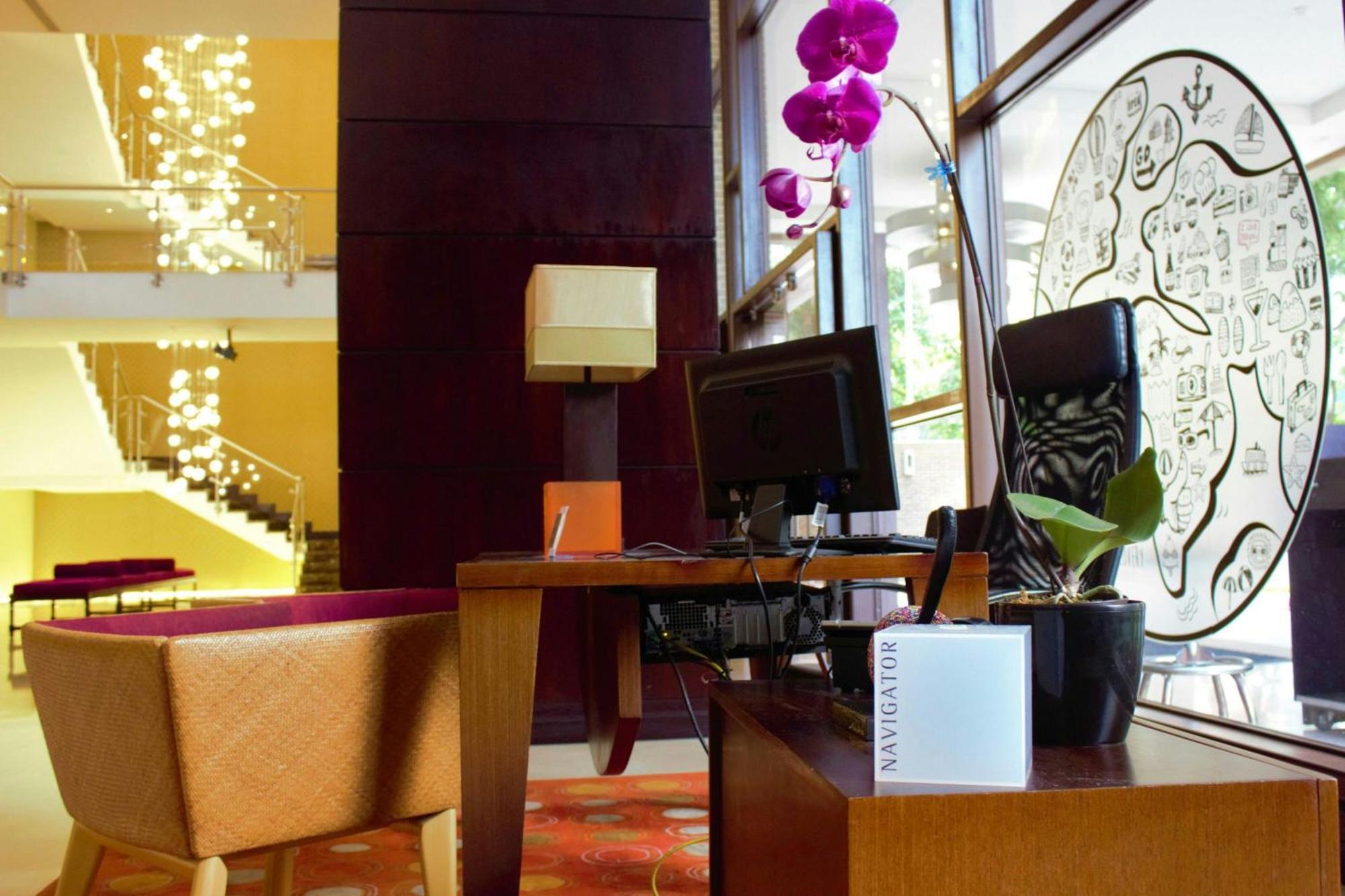 Renaissance Caracas La Castellana Hotel Exterior photo